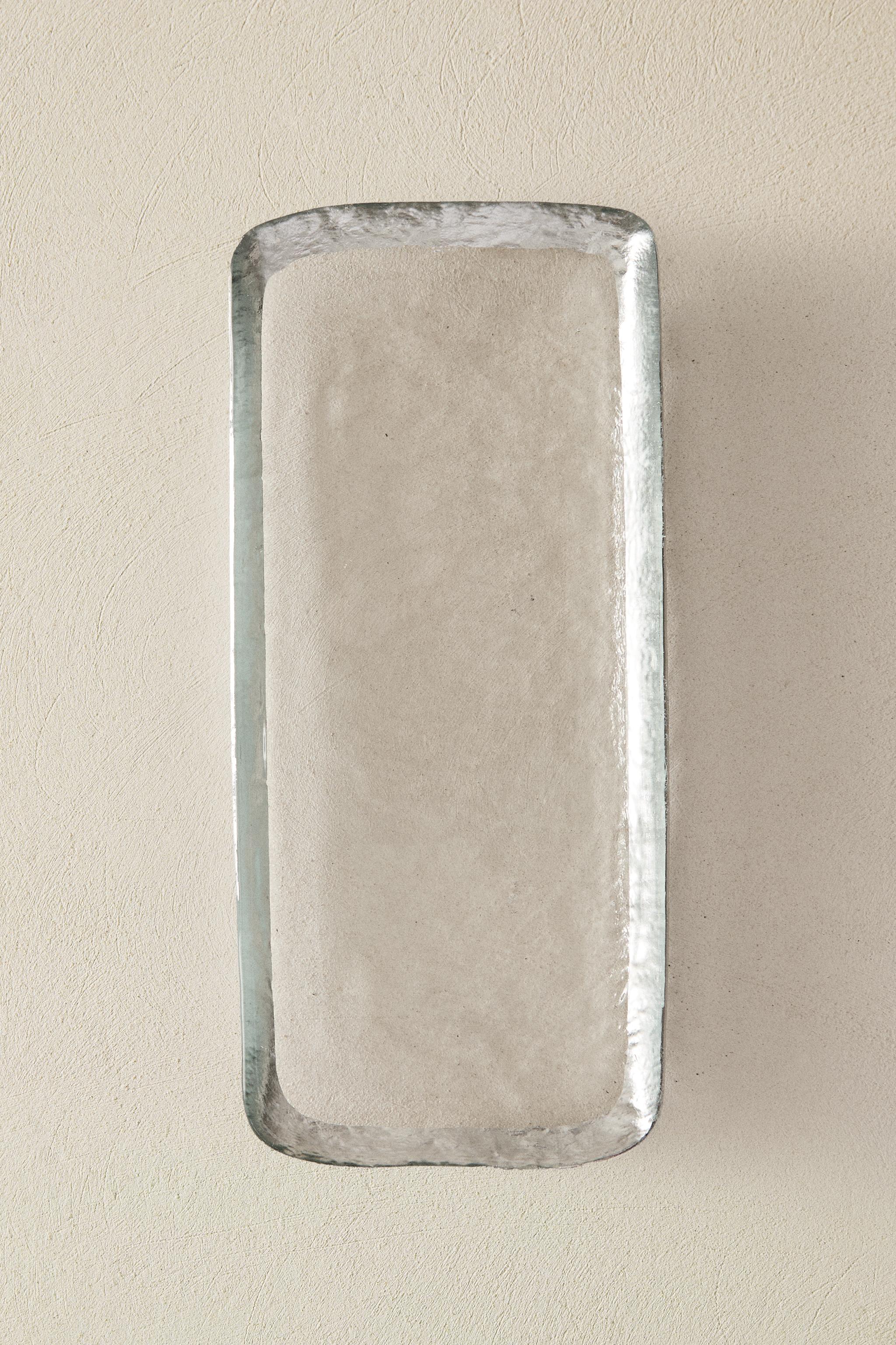 GLASS SERVING DISH WITH A GOLDEN RIM